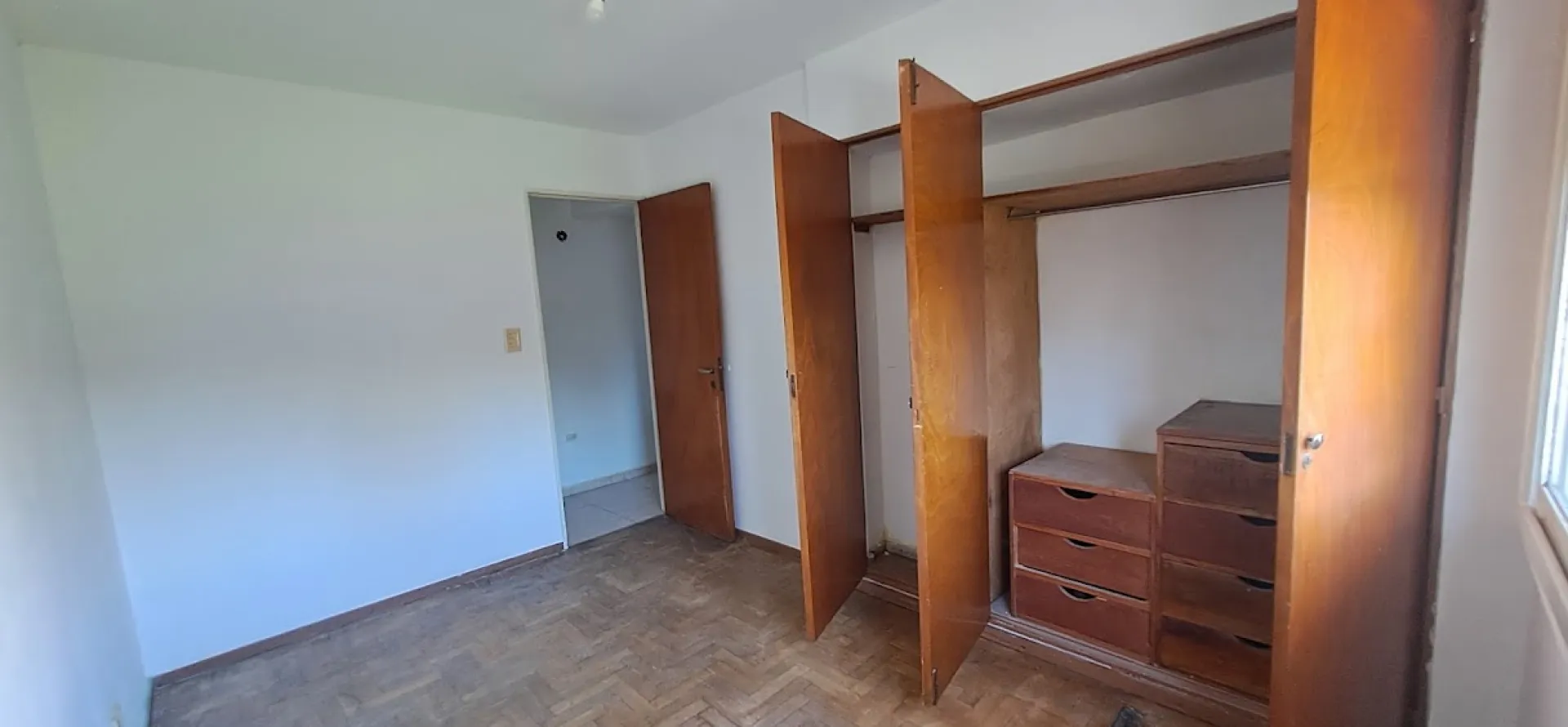 Departamento en alquiler en La Plata, 115 m<sup>2<sup>, 3 habitaciones, 2 baños