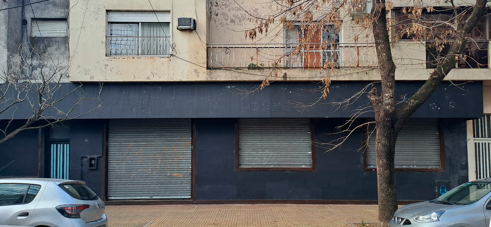 Local en venta en La Plata, 2 ba&ntilde;os