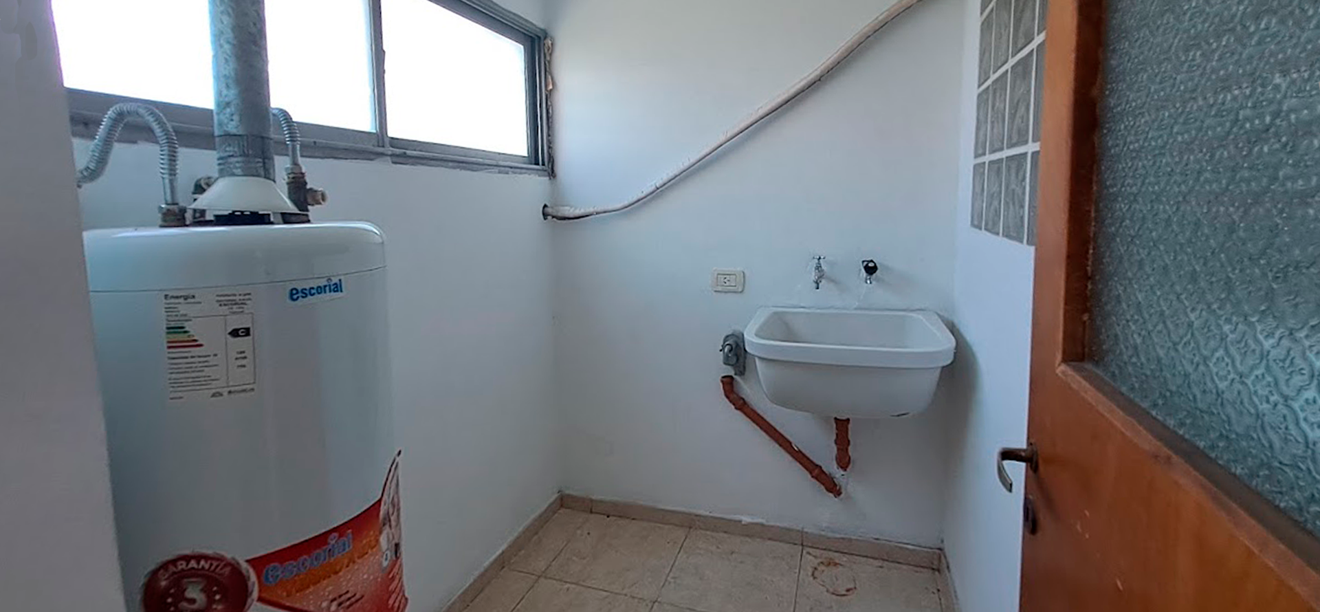 Departamento en venta en La Plata, 115m2, 3 habitaciones, 2 ba&ntilde;os con cochera
