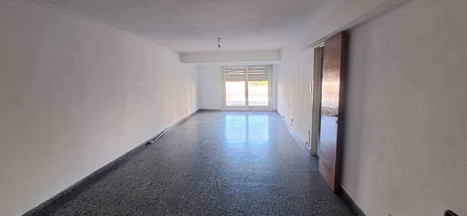 Departamento en venta en La Plata, 115m2, 3 habitaciones, 2 ba&ntilde;os con cochera