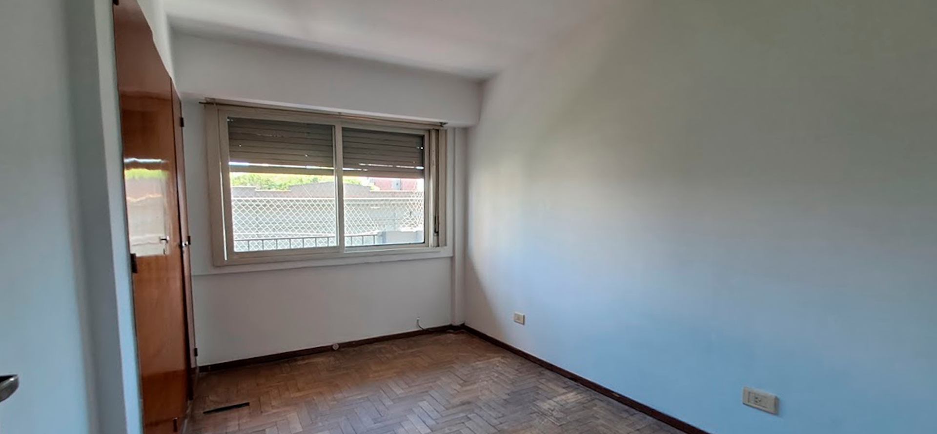 Departamento en venta en La Plata, 115m2, 3 habitaciones, 2 ba&ntilde;os con cochera