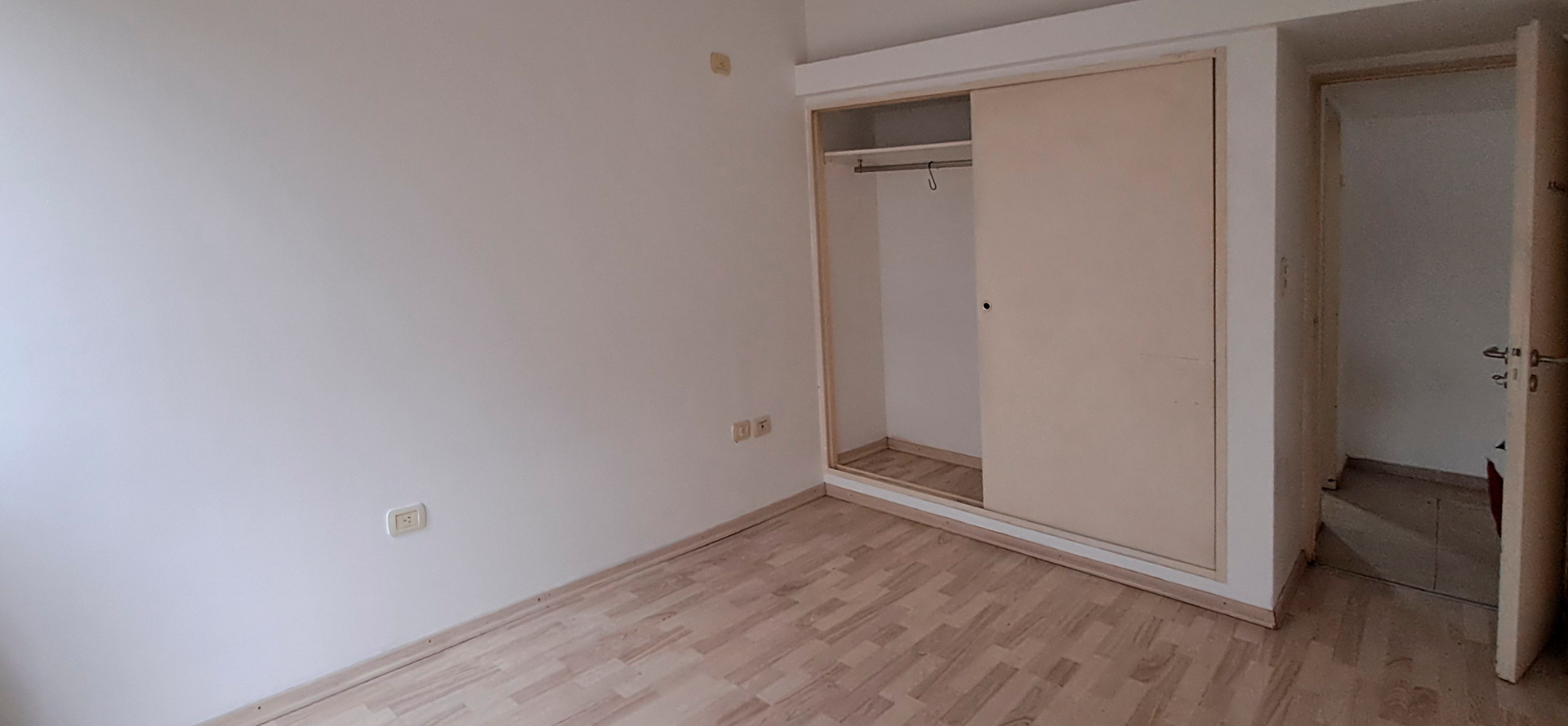 Departamento al frente en venta en La Plata, 1 o 2 habitaciones, 1 ba&ntilde;o