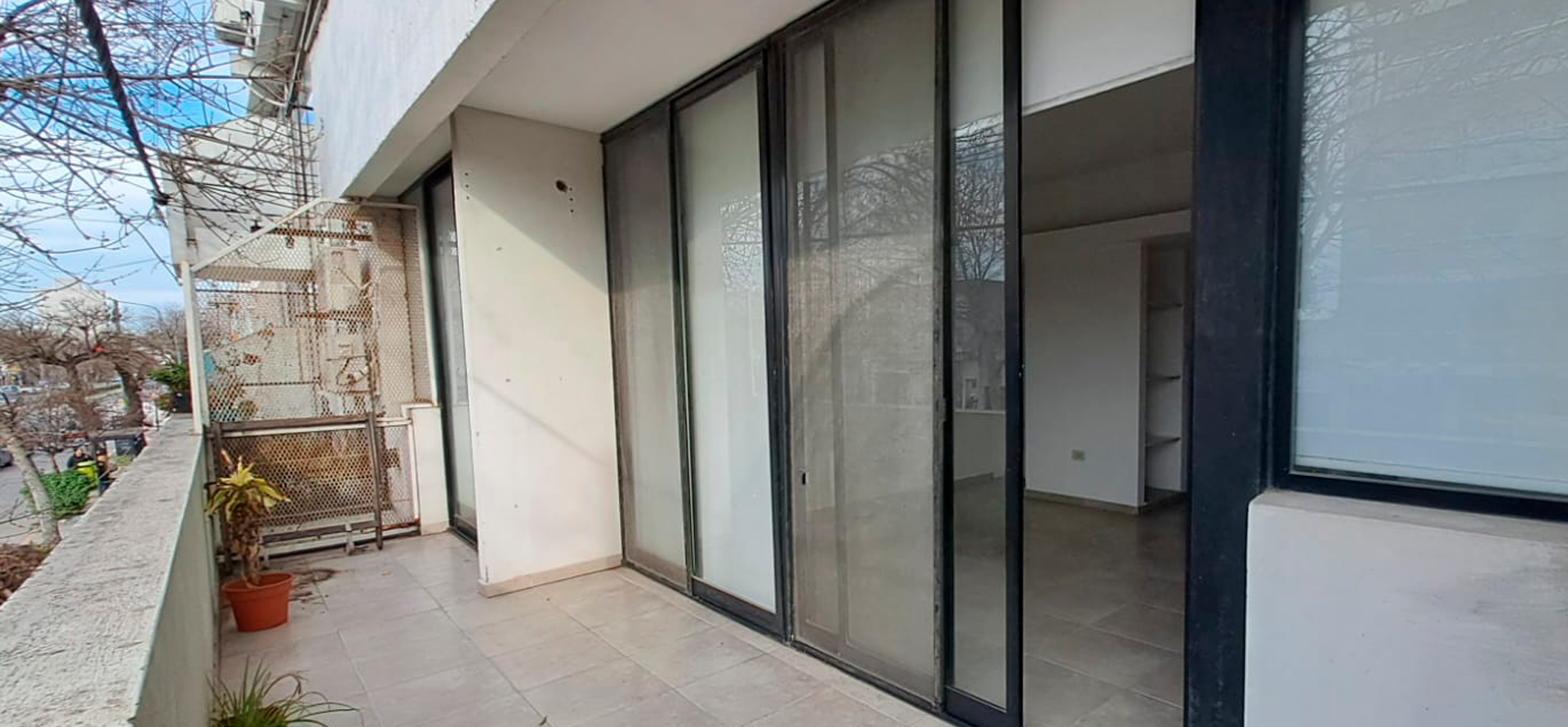 Departamento al frente en venta en La Plata, 1 o 2 habitaciones, 1 ba&ntilde;o