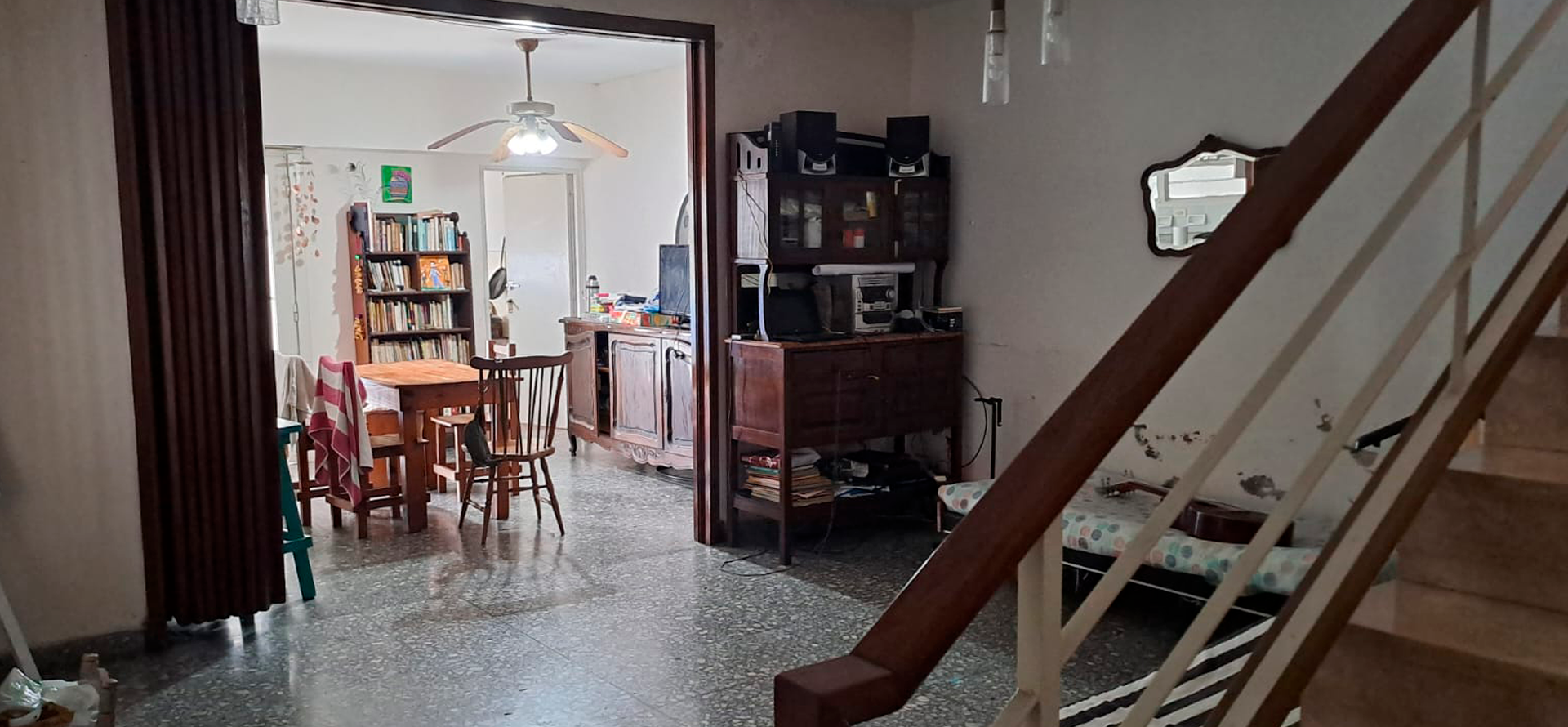 Casa en venta en La Plata, 3 habitaciones, 2 ba&ntilde;os con cochera