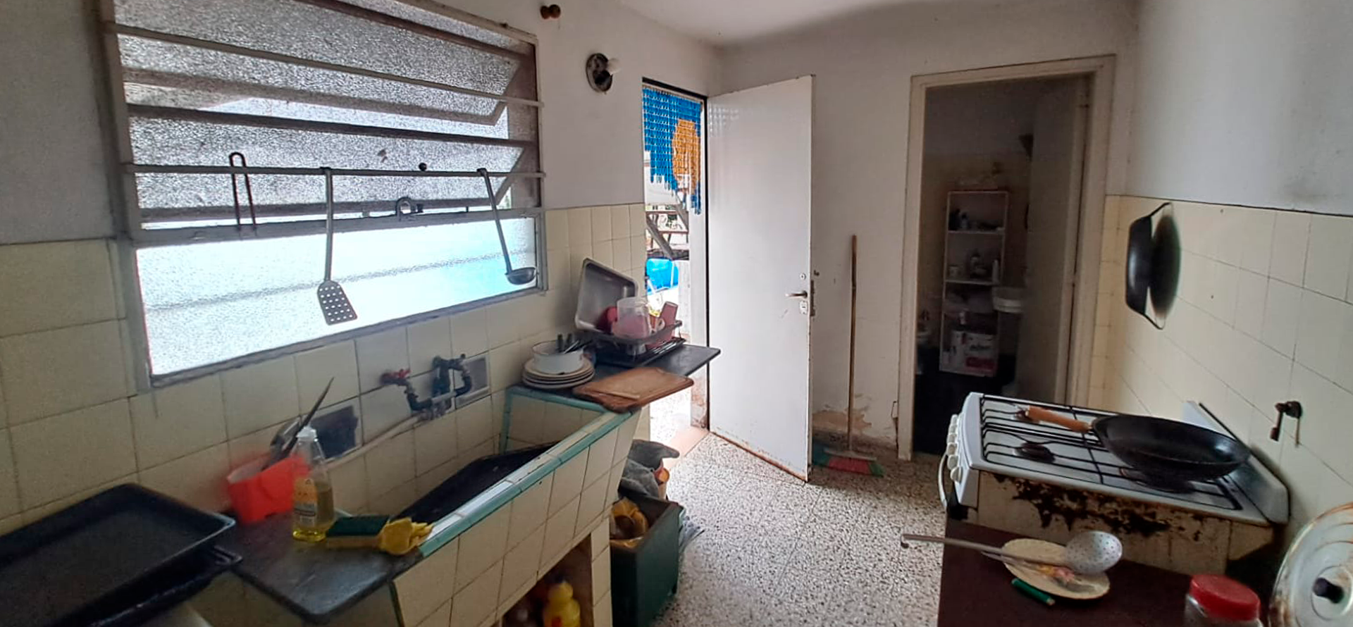 Casa en venta en La Plata, 3 habitaciones, 2 ba&ntilde;os con cochera